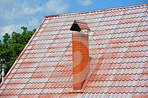 Roof tile of low quality can result in roof discoloration and white stains on slate roof. The red rooftop badly needs to be