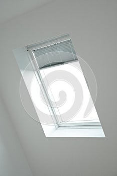 Roof window