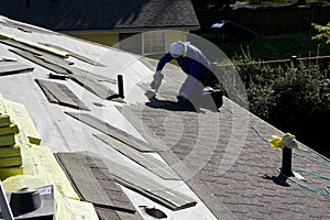 Roofer fixing roofing new roof