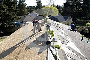 Roofers fixing roofing new roof