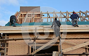 Copertura fornitori installazione casa struttura tetto piatto. copertura fornitori. tetto aggiustare 