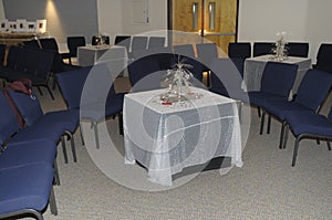 Room decorated for a party for a graduatiing student