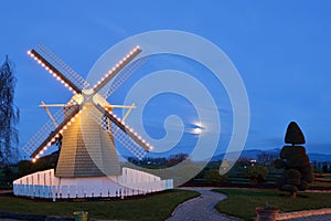 Roozengaarde Windmill