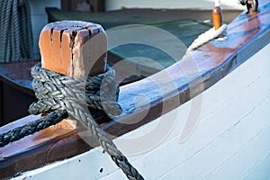 Rope knot on deck of an old sailboat