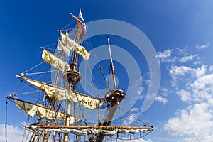 Rope, wires and strings on a pirate ship