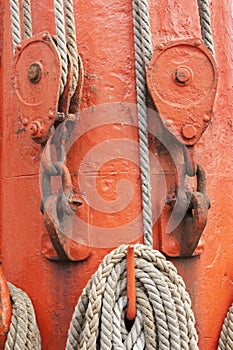 Ropes and mast