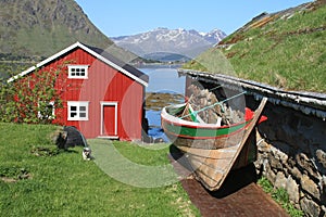 Rorbu, cabin and old boat