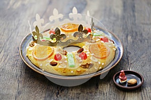 RoscÃ³n de reyes, Spanish Kingâs cake photo