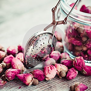 Rose buds tea