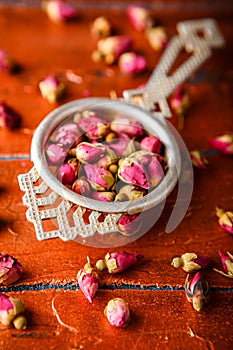 Rose buds tea