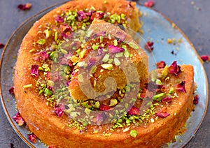 Rose and pistachio vegan Cake