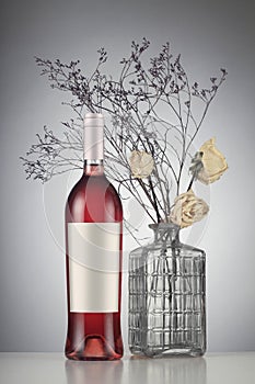 Rose wine bottle with label mockup