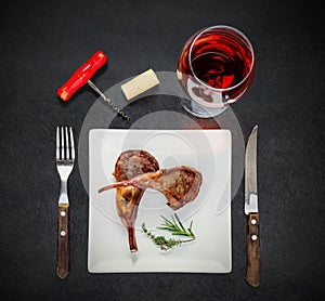 Rose Wine Glass with Grilled Steak
