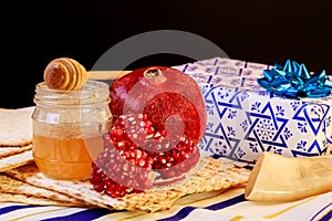 rosh hashanah jewish holiday matzoh passover bread torah