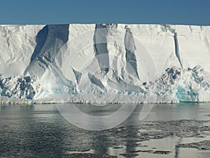Ross Ice Shelf tumbles into the Ross Sea