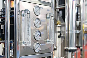Rotameter and pressure dial gauge measuring device for measure volumetric flow rate and pressure quantification of liquid or fluid