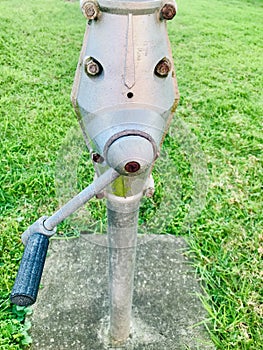 A rotary hoist mechanism adjust of clothesline.