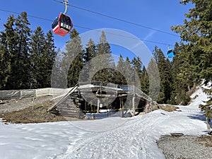 Rothornbahn 1 (Canols-Scharmoin) 8pers. Gondola lift (monocable circulating ropeway) or 8er Gondelbahn