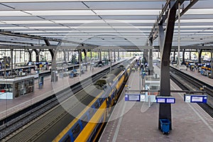 Rotterdam Centraal station, Every day, about 110,000 travellers pass through Central Station to use the bus, tram, metro train