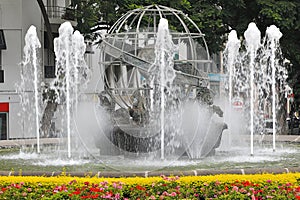 Rotunda do Infante, Funchal, Madeira - a magnificent fountain on a roundabout
