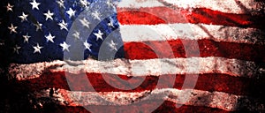 Hrubý vyblednutý americký vlajka alebo vlastenecký tapeta na plochu 