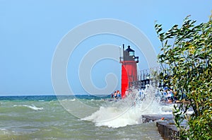 Rough Water Causes Pier to South Haven Light to Close