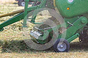 Round baler