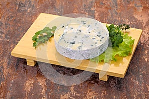 Round blue cheese