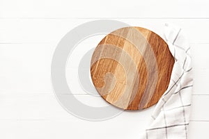 Round cutting board with towel