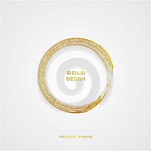 Round grunge golden frame on on transparent background. Circle luxury vintage border,