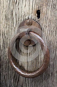 Round handle