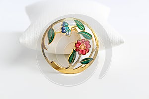 Round Metal Gold Brooch Hairpin with Colorful Enamel Flowers Fashionable Cloisonne Enamel Vintage Jewelry