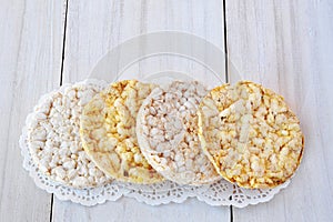 Round rice cakes and corn cakes