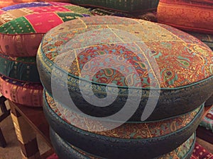 Round seat cushions