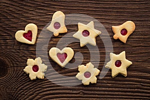 Round and star-like Christmas biscuits