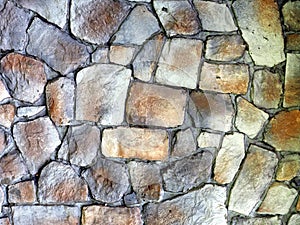 Round stone wall or pavement