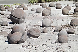 Round stones in Ischigualasto