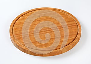 Round wooden cutting board