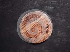 Round wooden tray