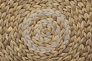 Round woven straw mat