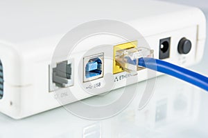 Router network hub