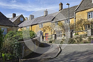 Row of Cotswold cottages, Blockley