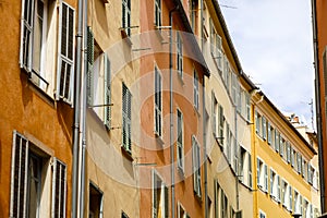 A row of facades of apartment buildings in Nice