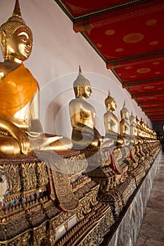 Linea da seduta Budda sul tempio da 