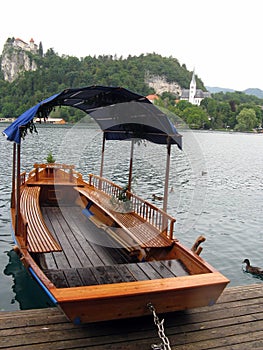 Rowboat to Bled Island