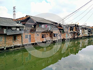 Roxy mas, JakaSlum house located in a densely populated area on the river side