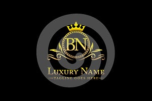 Královský luxus list nebo král zlato hřeben koruna označení organizace nebo instituce butik pohostinství hotely a móda 