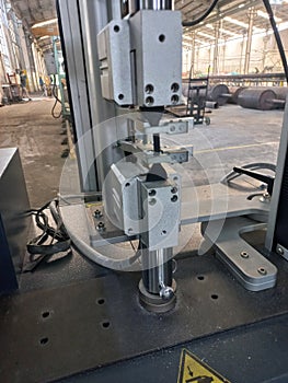 Rubber tensile test machine