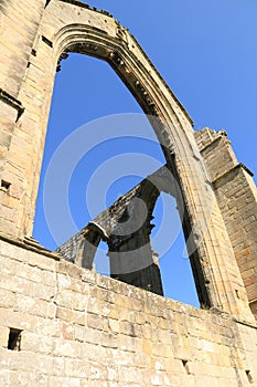 Ruin window arch at Bolton Abbey