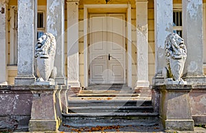 Ruined palace entrance